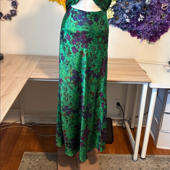 Zara Green and Purple Floral Print Satin Effect Dress with Cut Out Maxi Dress - Picture 12 of 15
